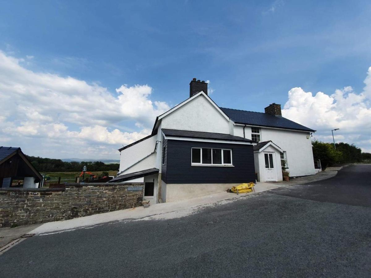 Bryncarnedd Farmhouse アベリストウィス エクステリア 写真